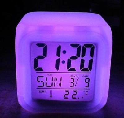 Светящиеся часы будильник термометр ночник хамелеон 10326 фото